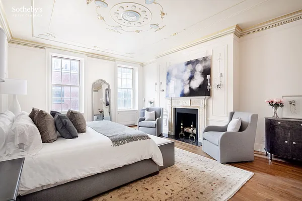 Sold by Sotheby's International Realty | media 34