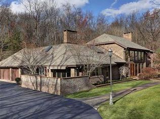 165 Millview Dr, Pittsburgh, PA 15238