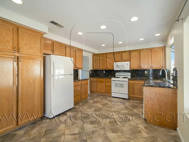 29002 Spindrift Cir — Photo 9