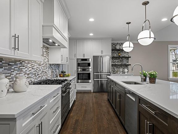 5th image of 1066 Livingston Ave #2