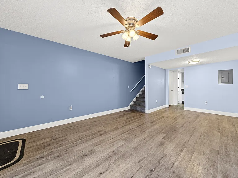 4223 S Semoran Blvd #9 — Photo 4