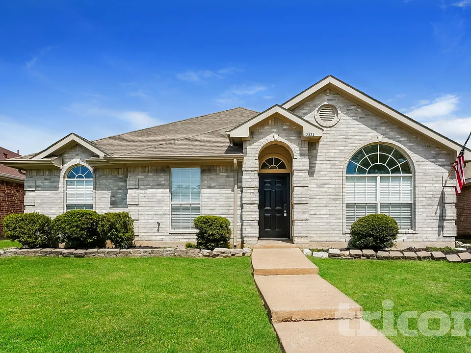 2825 Saint Croix Ave