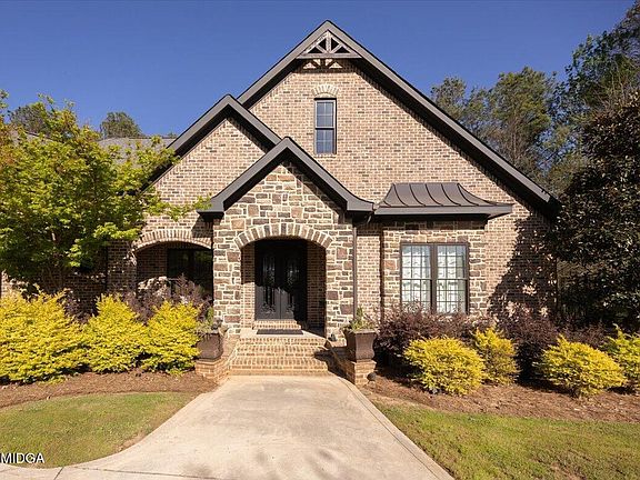 2nd image of 524 King Rd