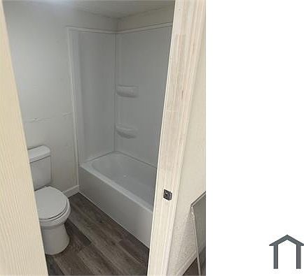 5th image of 10704 Toby Ln #10