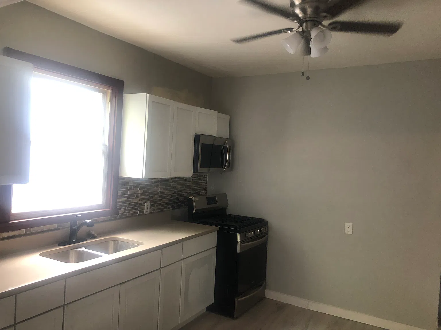 4 bed, 3125 sqft, $2,500 — Photo 1