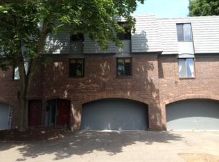 59 Trolley Crossing Ln, Middletown, CT 06457