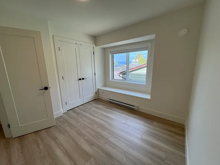 9328 Ebor Rd — Photo 11