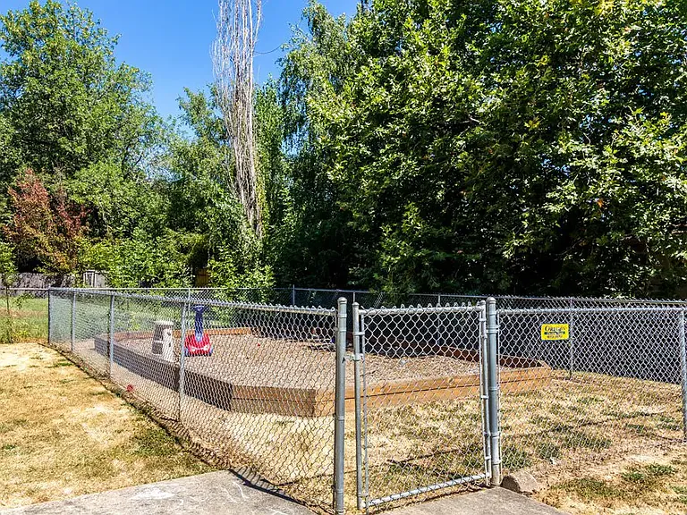 1051 E Central Ave — Photo 9