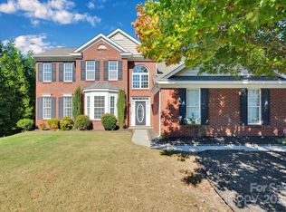 805 Springwood Dr, Waxhaw, NC 28173