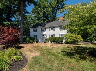 15 Olde Towne Rd, Lynnfield, MA 01940
