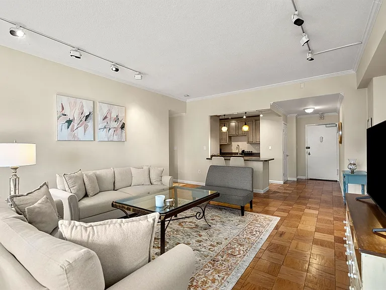 2 Hawthorne Pl #17M — Photo 21