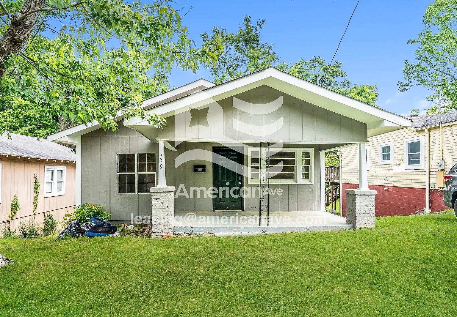 3 bed, 1.0 bath, 960 sqft, $1,382 — Photo 1