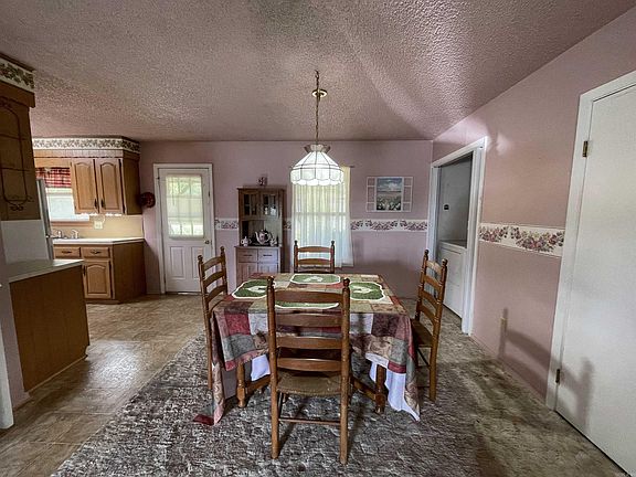 5th image of 2709 Doris Ln