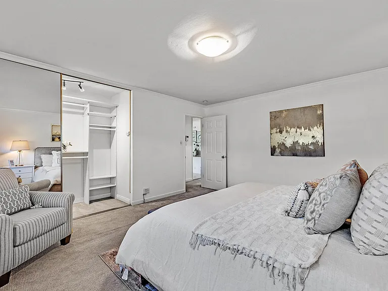 1120 Hollywood Ave #1 — Photo 17