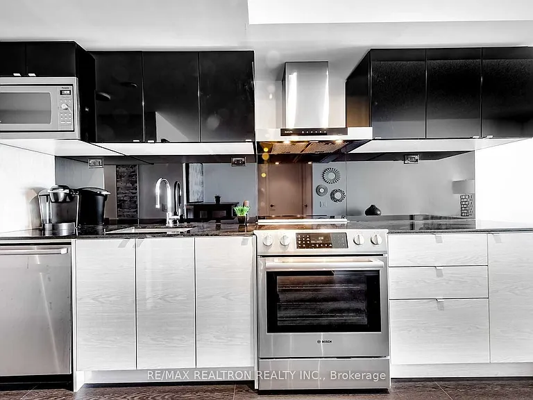 72 Esther Shiner Blvd #2010 — Photo 16