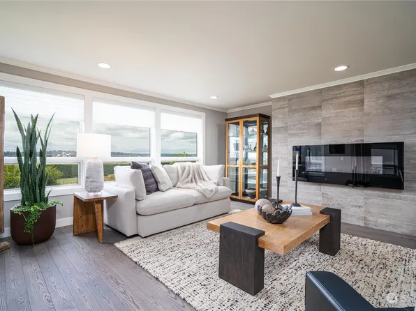 725 1st Street S #101, Kirkland, WA 98033