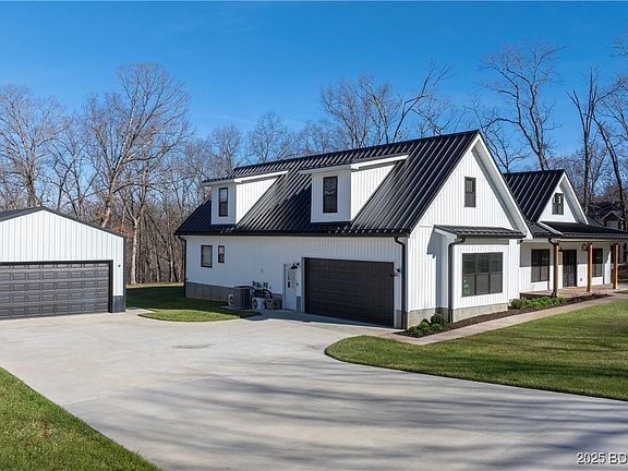 3rd image of 359 Deer Ridge Dr