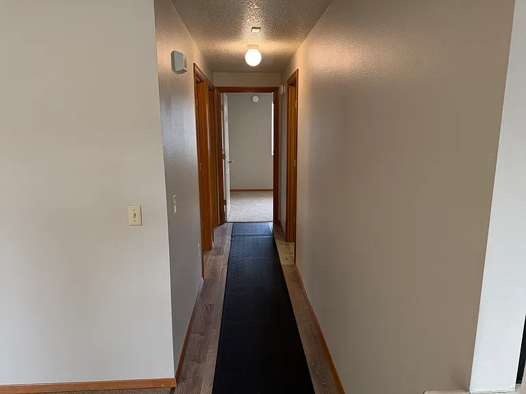 Eagle Crest Apartments — Photo 30