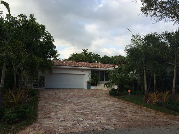 3rd image of 3681 N Prospect Dr