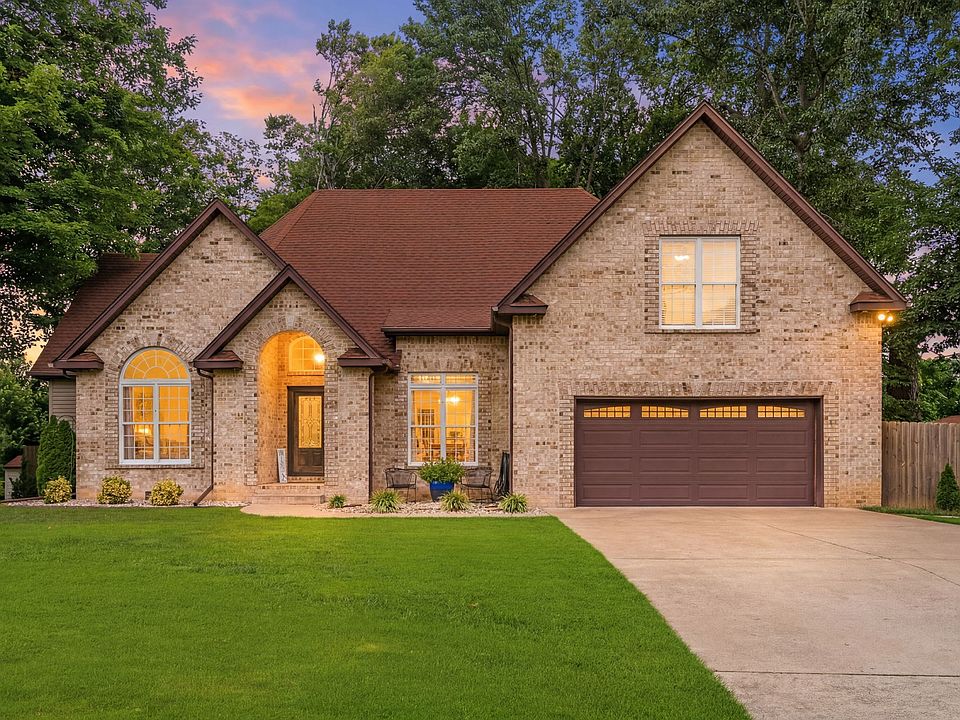 1st image of 848 Sycamore Dr