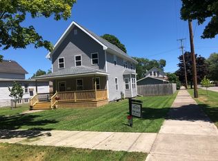 429 S 8th St, Escanaba, MI 49829