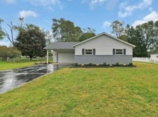 1410 Surrey Downs Rd, Newark, OH 43055