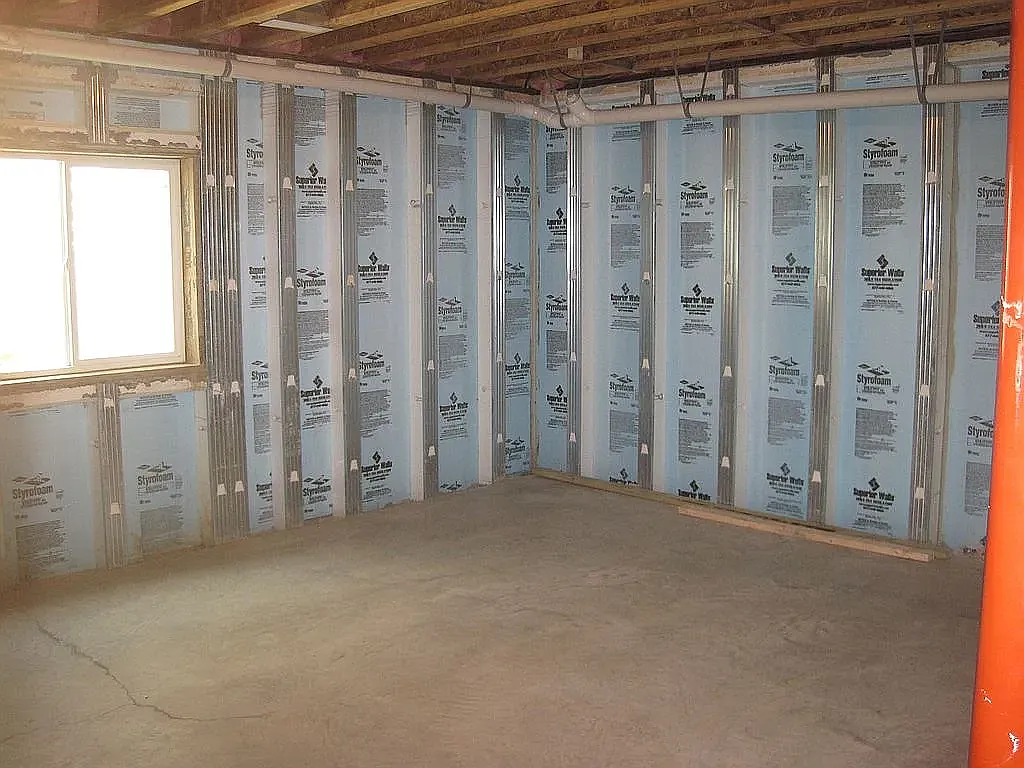 2401 Aaron Ct — Photo 2