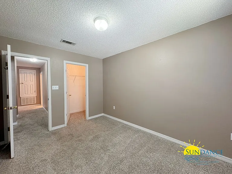 215 Twin Lakes Ln — Photo 22
