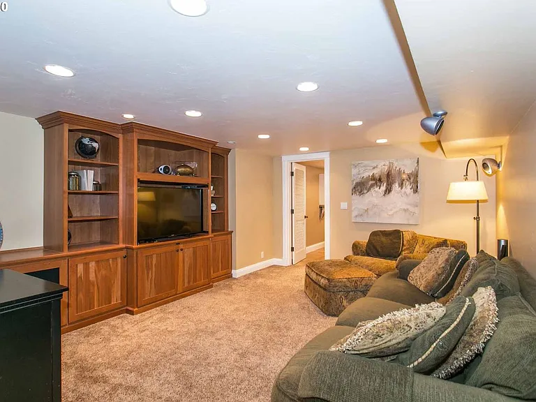 5106 SW Illinois St — Photo 14