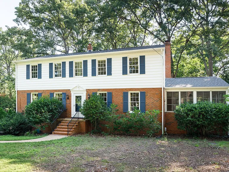 2401 Scarsborough Dr — Photo 1