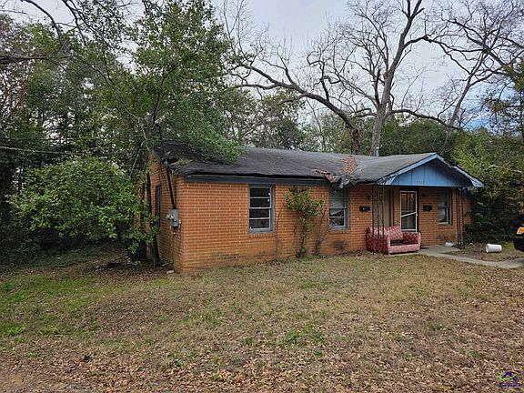 3rd image of 2761 Roy St