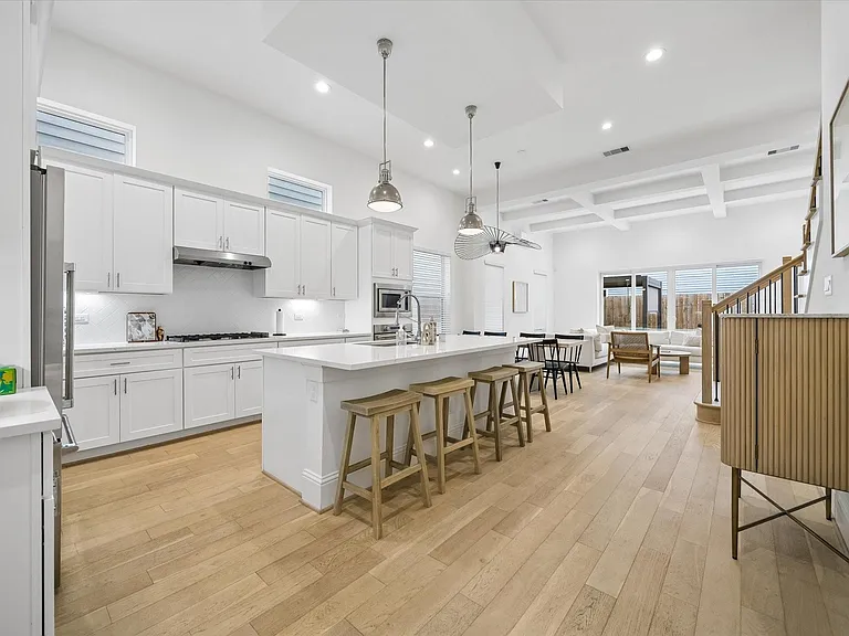 826 Nadine St — Photo 20