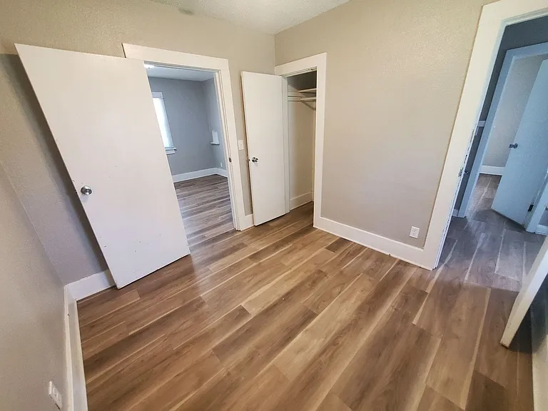 150 E Douglas Ave — Photo 24