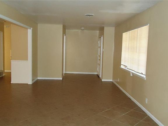 5th image of 608 Thad Dr