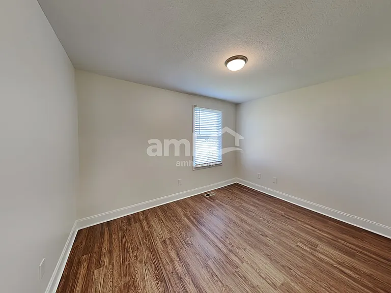 836 Orwell St — Photo 17