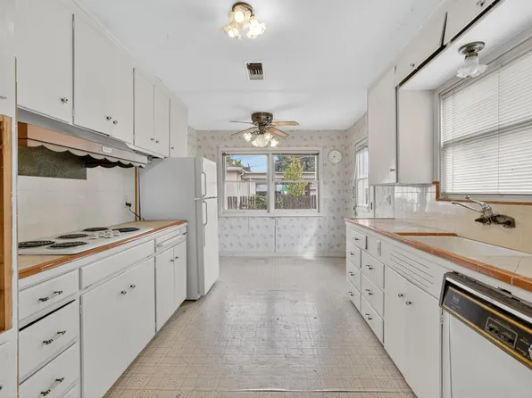 6401 S Broadway, Sacramento, CA 95820