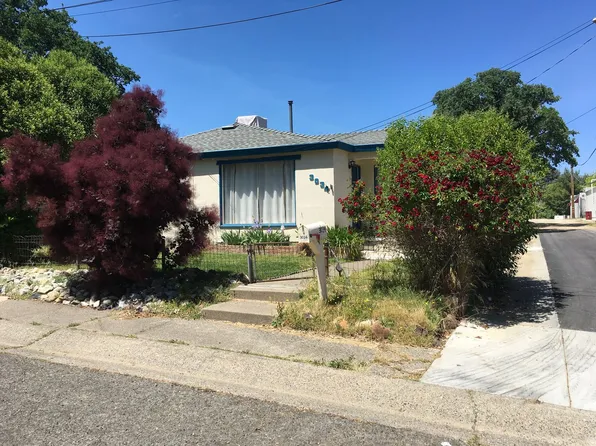 3034 Sacramento St, Redding, CA 96001