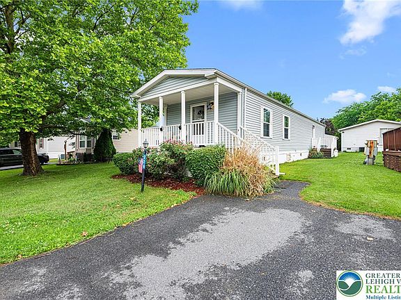2nd image of 226 Greenbriar Dr S