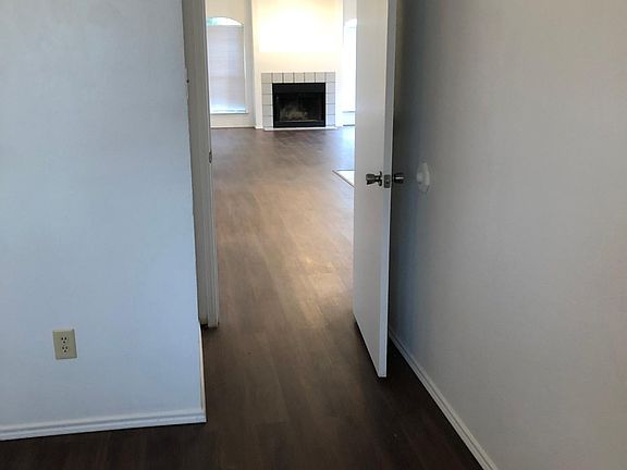 5th image of 4317 Elliott Oaks Dr