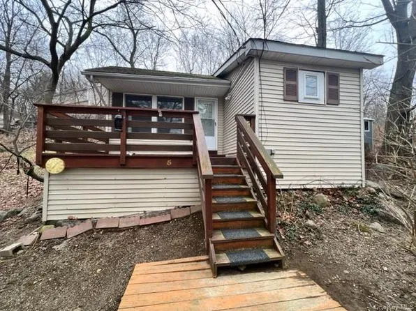 54 Sterling Rd #5, Greenwood Lake, NY 10925