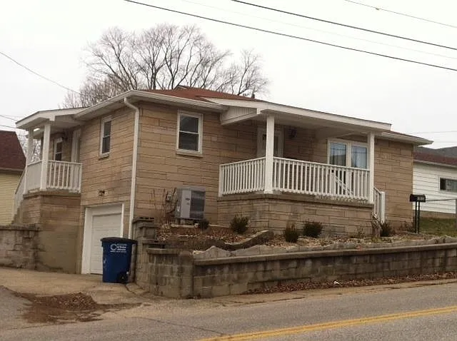 1513 R St photo 1