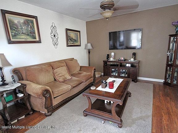 4th image of 116 Bedell Ave