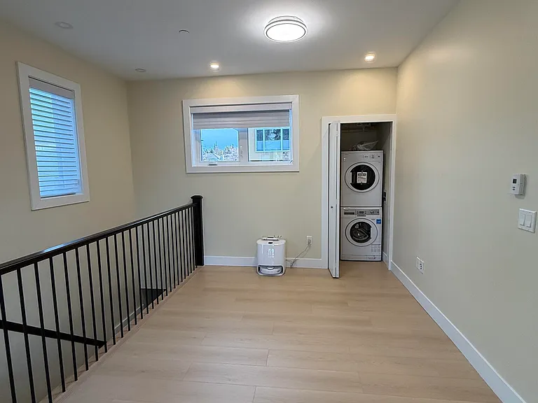 2733 Alamein Ave #LANEWAY HOUSE — Photo 6