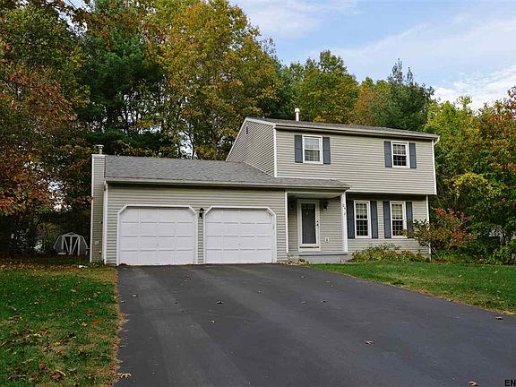 2nd image of 24 Pinehollow Dr