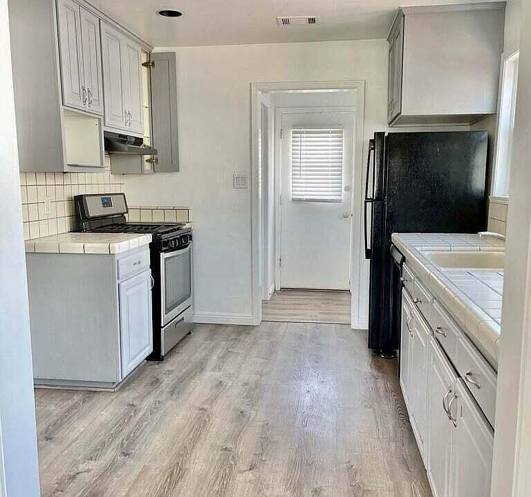 1323 N Beachwood Dr Burbank CA Zillow