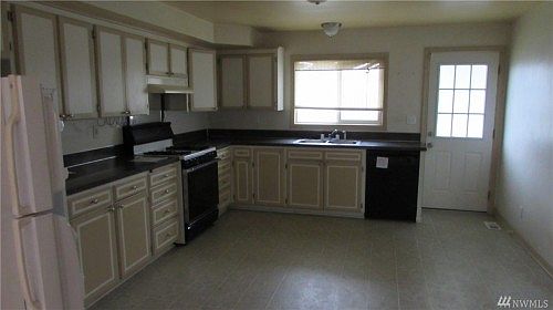 4th image of 526 Bellevue Ave