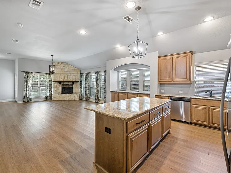 300 Kelvington Dr — Photo 7