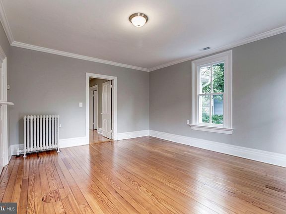 4th image of 212 W Montgomery Ave