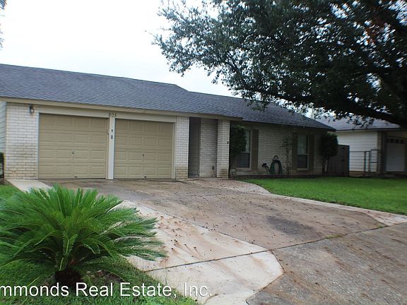 2nd image of 805 Pecan Dr