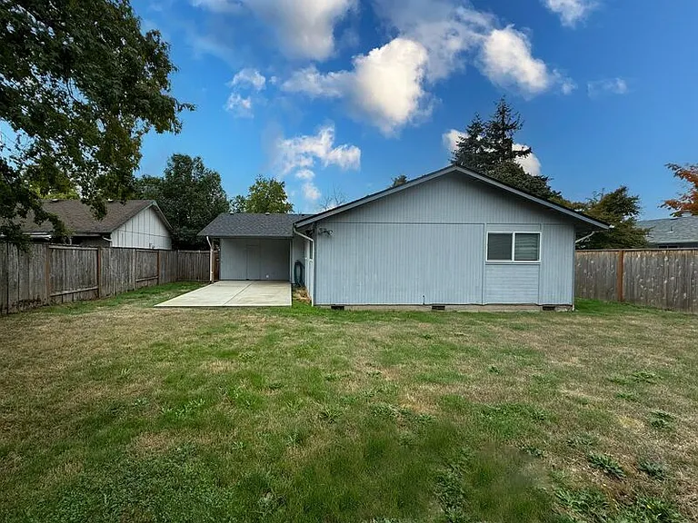 2083 Amirante St — Photo 32